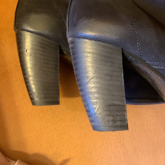 Boutique 9. Leather Lace Up Ankle Booties with Faux Fur lining size 9 - Picture 13 of 15